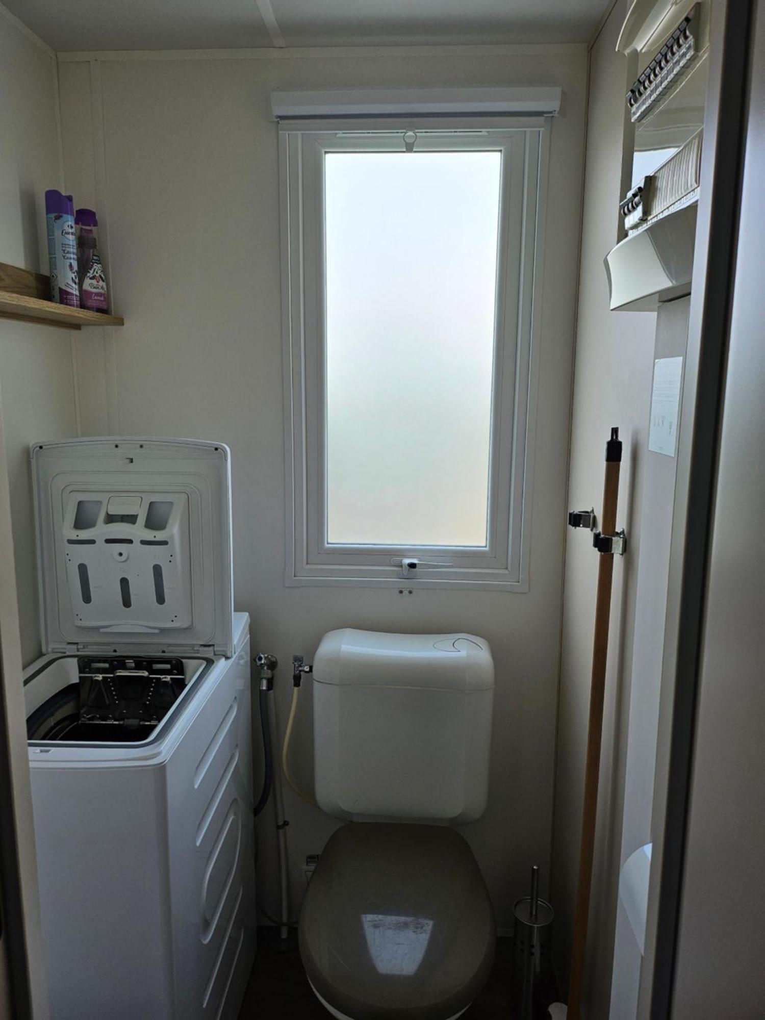 Mobilhome L'Esterel Du Montourey Frejus Bagian luar foto